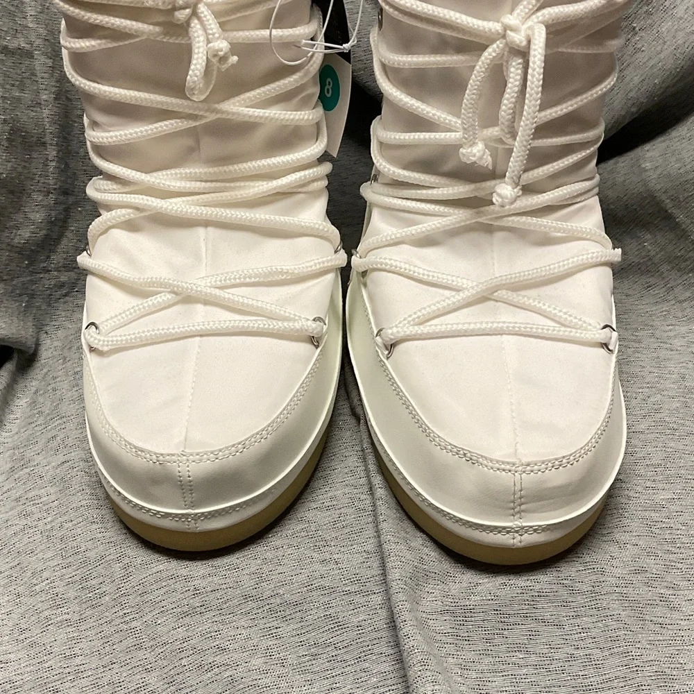 Moon Boot White and Gray Winter Boots - Picture 3 of 10